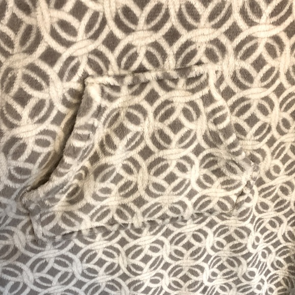 Soft & Cozy Company Hooded Blanket Fleece Hoodie - Picture 3 of 9